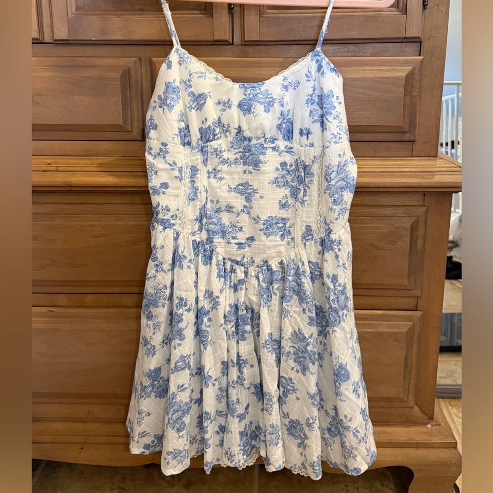 Elegant Blue Floral Mini Dress